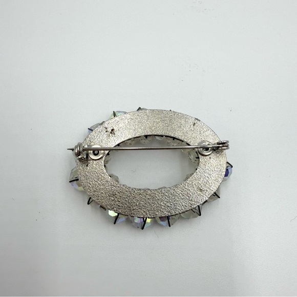 Vintage AURORA BOREALIS Crystal Beaded Cluster Oval Silver Tone Brooch Pin - Picture 4 of 6